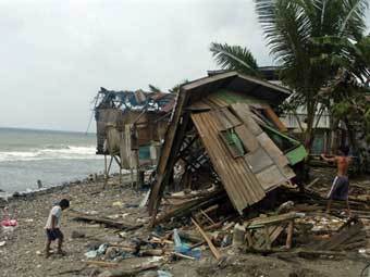 На Филиппинах эвакуировали 50 тысяч человек из-за тайфуна