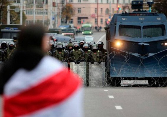 За минувшие сутки в Беларуси за участие в акциях протеста задержано более 580 человек