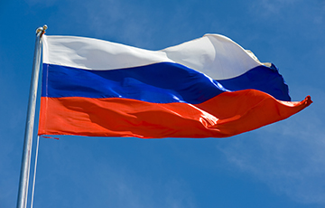 На административных зданиях в «ЛНР» появились российские флаги