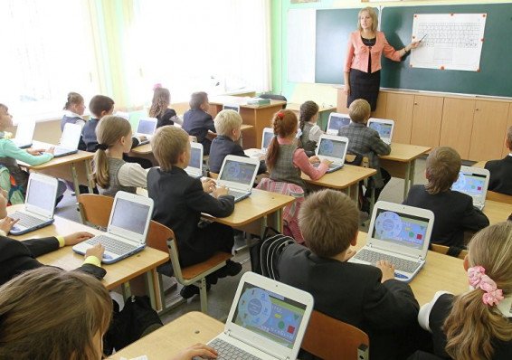 Лукашенко опять предлагает пересмотреть образовательные программы