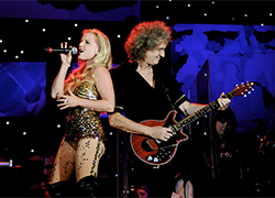 Гитарист Queen едет в Беларусь с шоу The Candlelight Concert