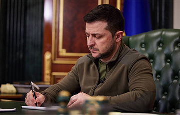 Киев опубликовал указы об отставке Залужного и назначении Сырского