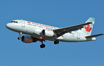 Видеофакт: Самолет Air Canada сел в аэропорту Торонто без колеса