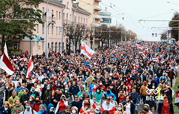 Фоторепортаж: Масштабный Марш 97% под национальными флагами