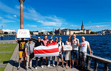 Белорусы Швеции провели акцию солидарности в Стокгольме
