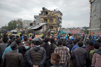 В Непале женщина провела 33 часа под развалинами