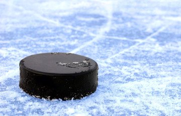 Девочке из Жлобина чиновники запретили играть в хоккей