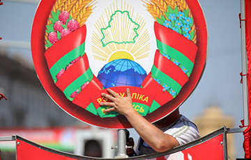 Лукашенко решил поменять свой «герб»