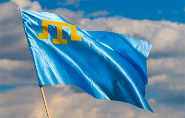 У МИД Литвы вывесили крымскотатарский флаг