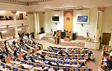 В парламент Грузии пройдут семь партий и два блока