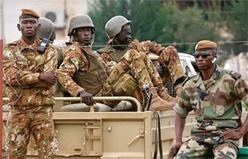 В Нигере солдаты пошли на штурм президентского дворца