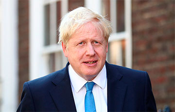 Британский премьер Борис Джонсон переведен из реанимации