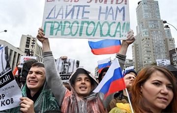 Более половины россиян выступили за решительные перемены в стране