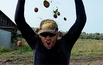 Белорус записал ироничное видео об уборке картофеля