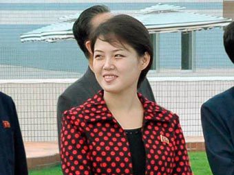 Сеул узнал в жене Ким Чен Ына чирлидершу