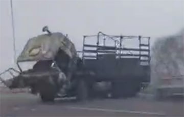 В Казахстане повстанцы сожгли колонну грузовиков национальной гвардии