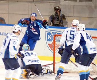 Хоккеисты минского "Динамо" стартуют сегодня в международном турнире в Швейцарии
