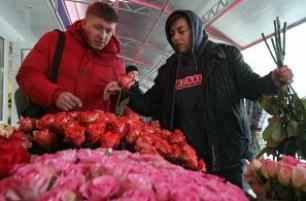 В канун 8 марта Минторг усилит контроль за продавцами цветов