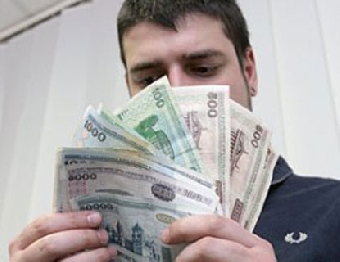 Средняя зарплата в Беларуси за июль возросла на 4%, в бюджетных организациях - на 0,7%