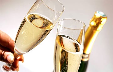 Шампанское «Moet» будет называться в России «игристым вином»