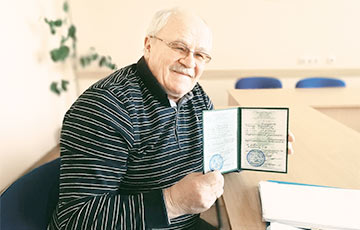 71-летний минчанин стал выпускником БГУ