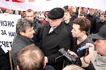 Мэру Новополоцка кричали на площади «Позор!»
