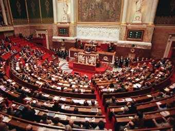 Французский парламент одобрил повышение пенсионного возраста