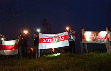Жители поселка Хатежино вышли на вечернюю акцию