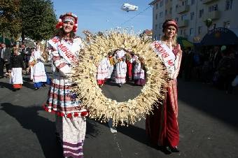 Гродненскую область на "Дажынках-2011" представляют более 100 участников уборочной кампании