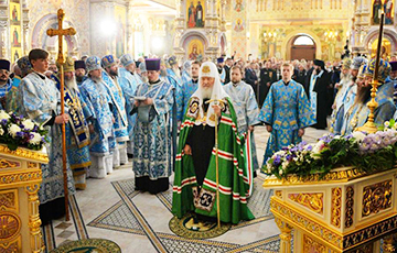 Минский храм купил для патриарха Кирилла люстры за $100 000