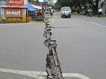 Жертвами землетрясения на Филиппинах стали 43 человека