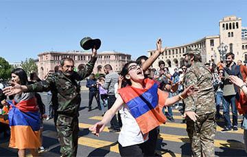 Парламент Армении присоединился к забастовке