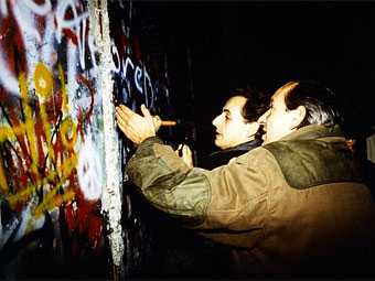 Саркози признался в сносе Берлинской стены