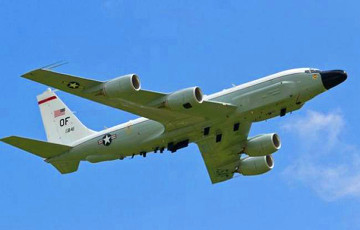Военный самолет США начал миссию над Крымом