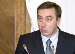 Снопков предложил поделить чиновников на элиту и всех остальных