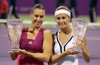 Чешка Пешке и словенка Среботник вышли в финал парного разряда итогового турнира WTA