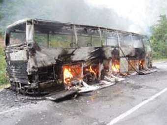 В Черногории российские туристы спаслись из загоревшегося автобуса