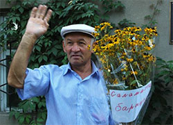 Кыргызский правозащитник собирается сжечь портрет Лукашенко