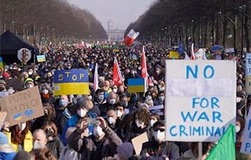 В Берлине на марш против войны в Украине вышло около полумиллиона человек