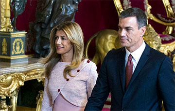 У супруги премьера Испании выявили коронавирус