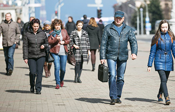 Почему Беларусь — страна высоких заборов и низких зарплат?
