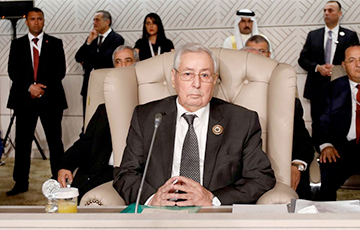 Глава парламента Алжира назначен временным президентом страны