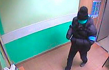 Неизвестный с электрошокером ограбил банк в Полоцком районе