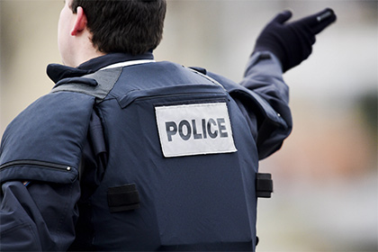 В Париже застрелили грозившего взорвать полицейский участок мужчину с ножом