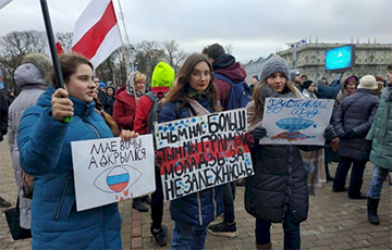 Молодая белоруска на акции за независимость: Мои глаза открылись