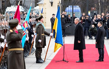 Видеофакт: Эрдоган приветствовал почетный караул в Киеве словами «Слава Украине!»