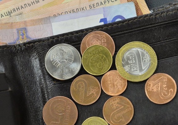 В 2019 году средняя зарплата в Беларуси планируется на уровне 1025 рублей