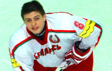 Кулаков и Амброжейчик покинули сборную Беларуси по хоккею