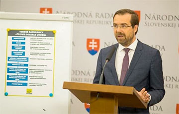 Подал в отставку глава Минздрава Словакии, который одобрил вакцину «Спутник V»
