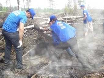 Блогер нашел у "Единой России" подложную фотографию с лесных пожаров